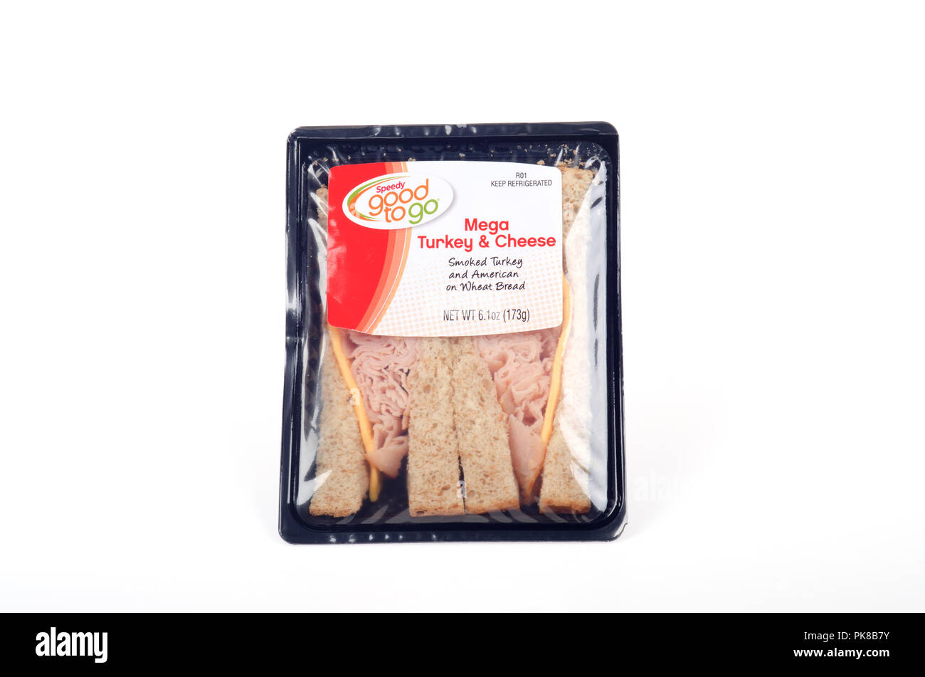Türkei und Käse auf Brot aus Weizen zum Mitnehmen vorbereitet Paket Sandwich auf Weiß Stockfoto