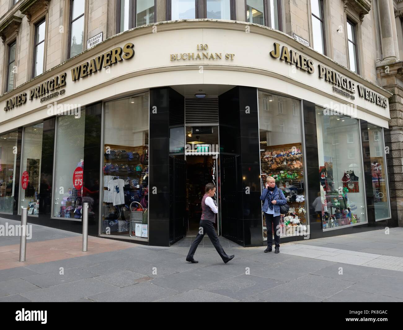 Eingang zu James Pringle Weber Wollkleidung store in der Buchanan Street, Glasgow, Schottland, Großbritannien Stockfoto