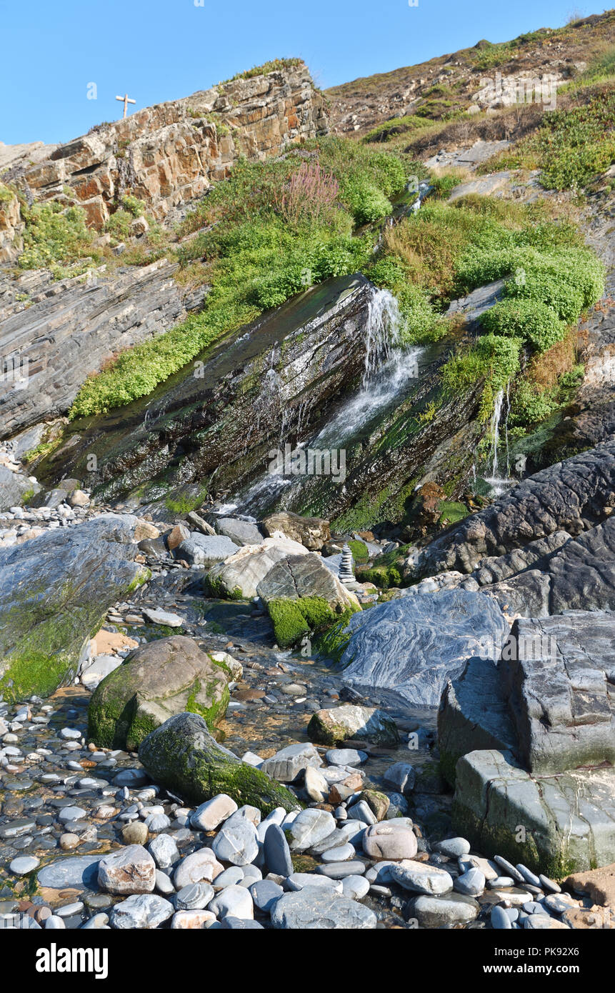 Wasserfall im Amalia Strand. Alentejo, Portugal Stockfoto