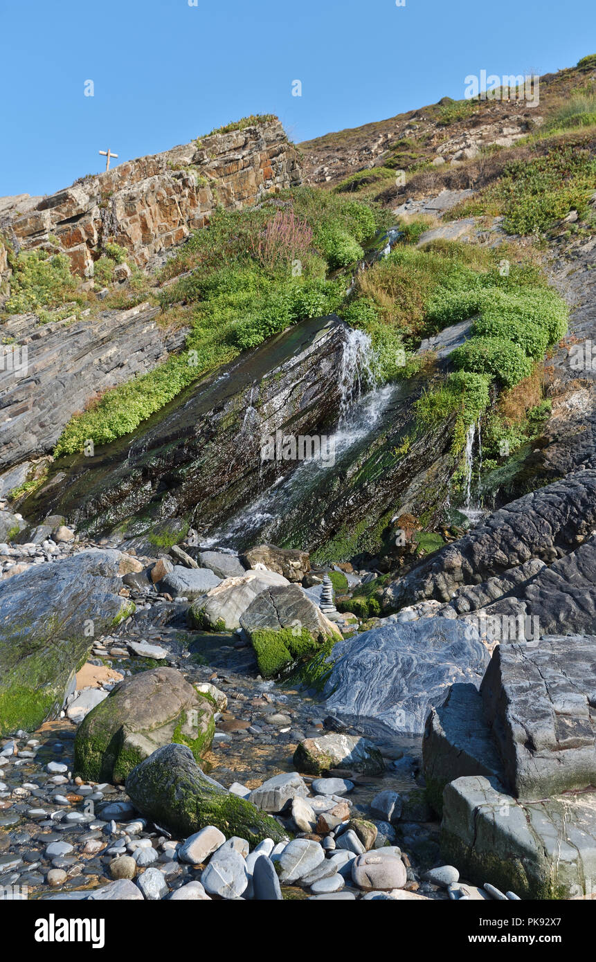 Wasserfall im Amalia Strand. Alentejo, Portugal Stockfoto