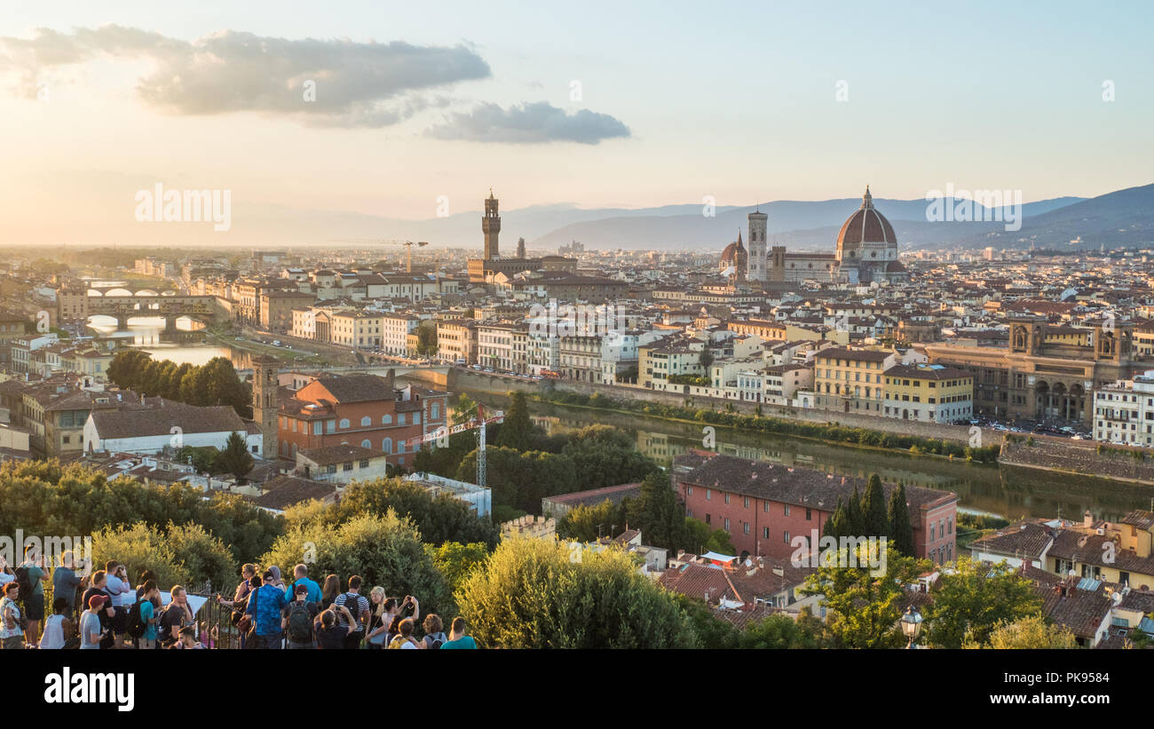 Blick von der Piazzale Michelangelo über die Stadt von Florenz, Toskana, Italien Stockfoto