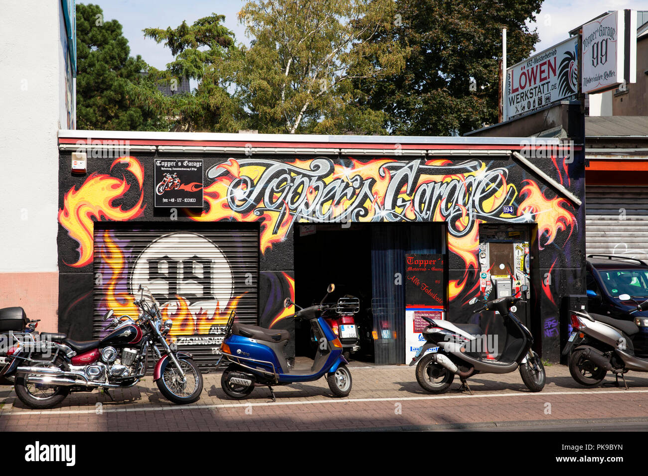 Motorrad garage -Fotos und -Bildmaterial in hoher Auflösung – Alamy