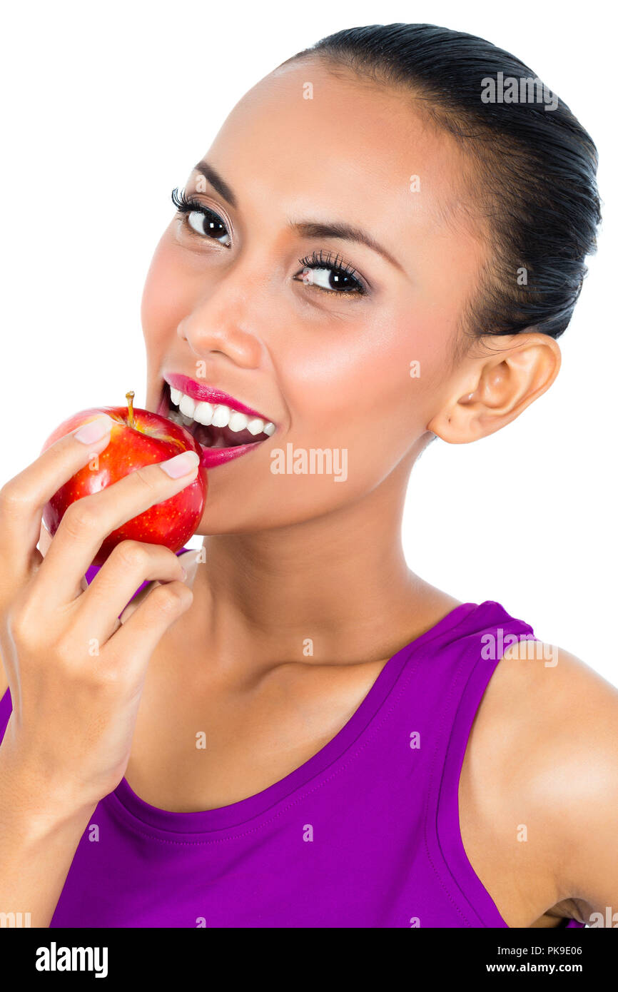 Lächelnde Frau Essen Apfel Stockfoto
