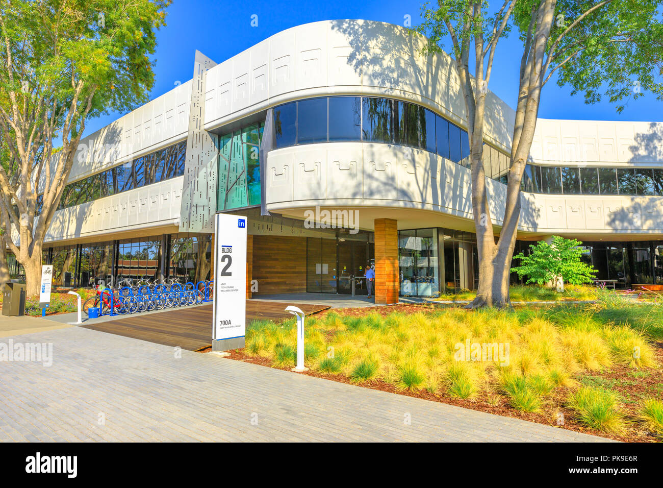 Mountain View, Kalifornien, Vereinigte Staaten - 13 August 2018: Neue Linkedin unternehmen Campus HQ im Silicon Valley. Linkedin ist ein Business- und beschäftigungsorientierte professionelles Social Network Service. Stockfoto