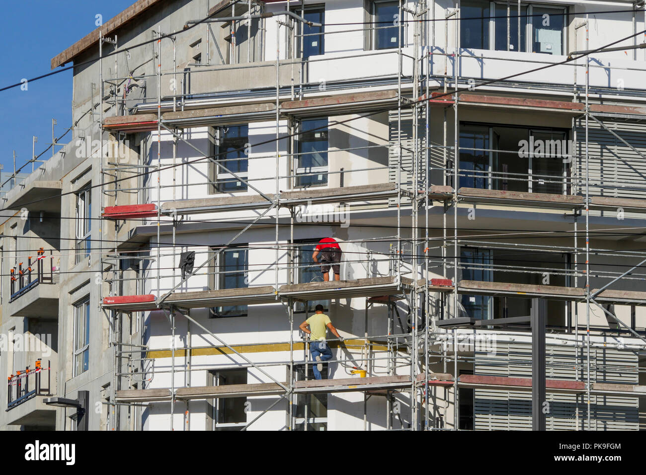 Einbau der Dämmung auf ein neu gebautes Gebäude, Bron, Frankreich Stockfoto