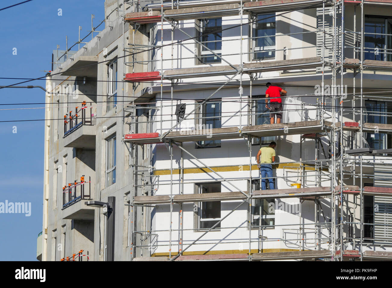 Einbau der Dämmung auf ein neu gebautes Gebäude, Bron, Frankreich Stockfoto