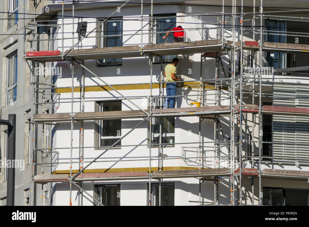 Einbau der Dämmung auf ein neu gebautes Gebäude, Bron, Frankreich Stockfoto