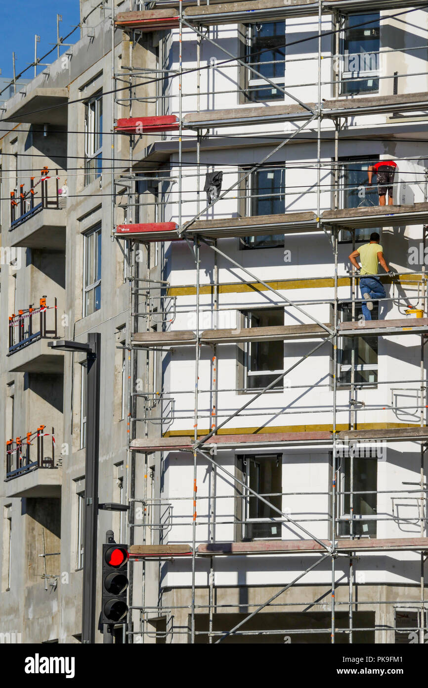 Einbau der Dämmung auf ein neu gebautes Gebäude, Bron, Frankreich Stockfoto