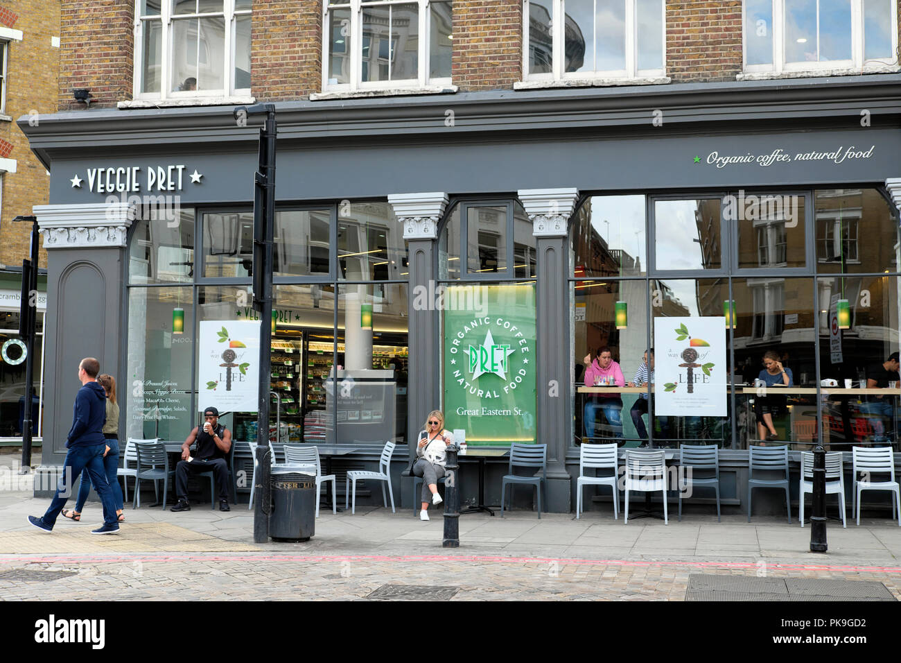 VEGGIE PRET organic Coffee Shop und natürlichen veganes Essen store außen bei Great Eastern Street in Shoreditch East London EC2 England UK KATHY DEWITT Stockfoto