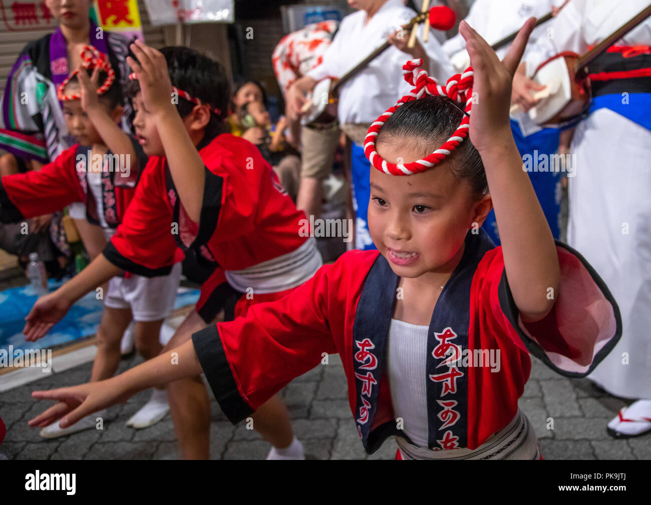 Japanische Kinder während der koenji Awaodori dance Summer Street Festival, Region Kanto, Tokio, Japan Stockfoto