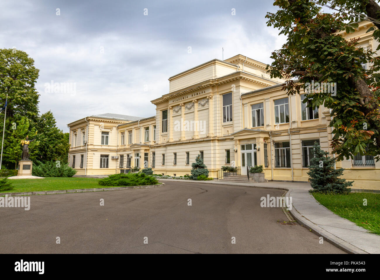 Der Rumänischen Akademie (Akademia Română) ist ein kulturelles Forum auf Calea Victoriei in Bukarest, Rumänien. Stockfoto