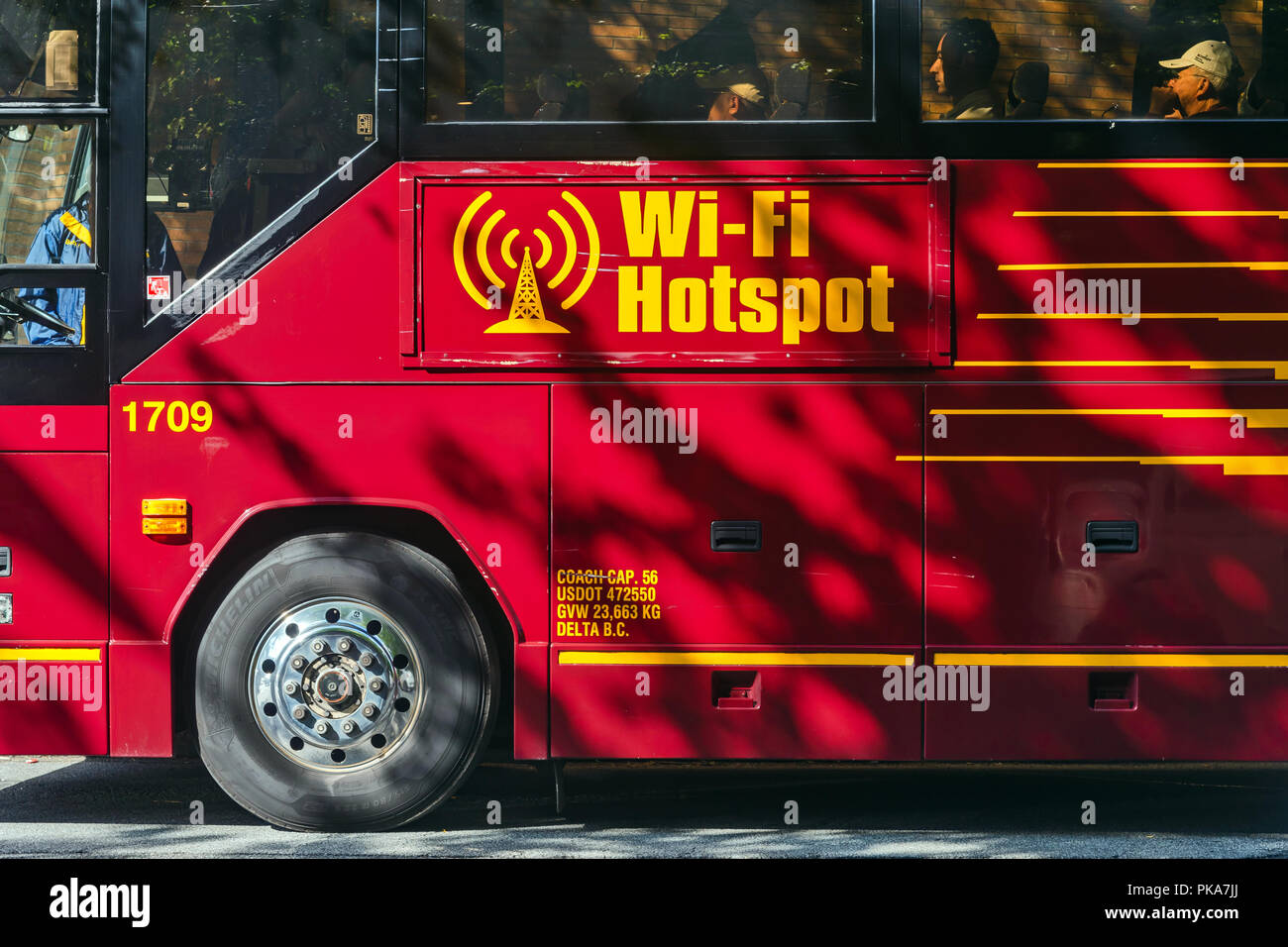 Werbung für WLAN-Hotspot auf dem Bus Vancouver, British Columbia, Kanada; Stockfoto Werbung für WLAN-Hotspot auf dem Bus Vancouver, British Columbia, Kanada; Stockfoto