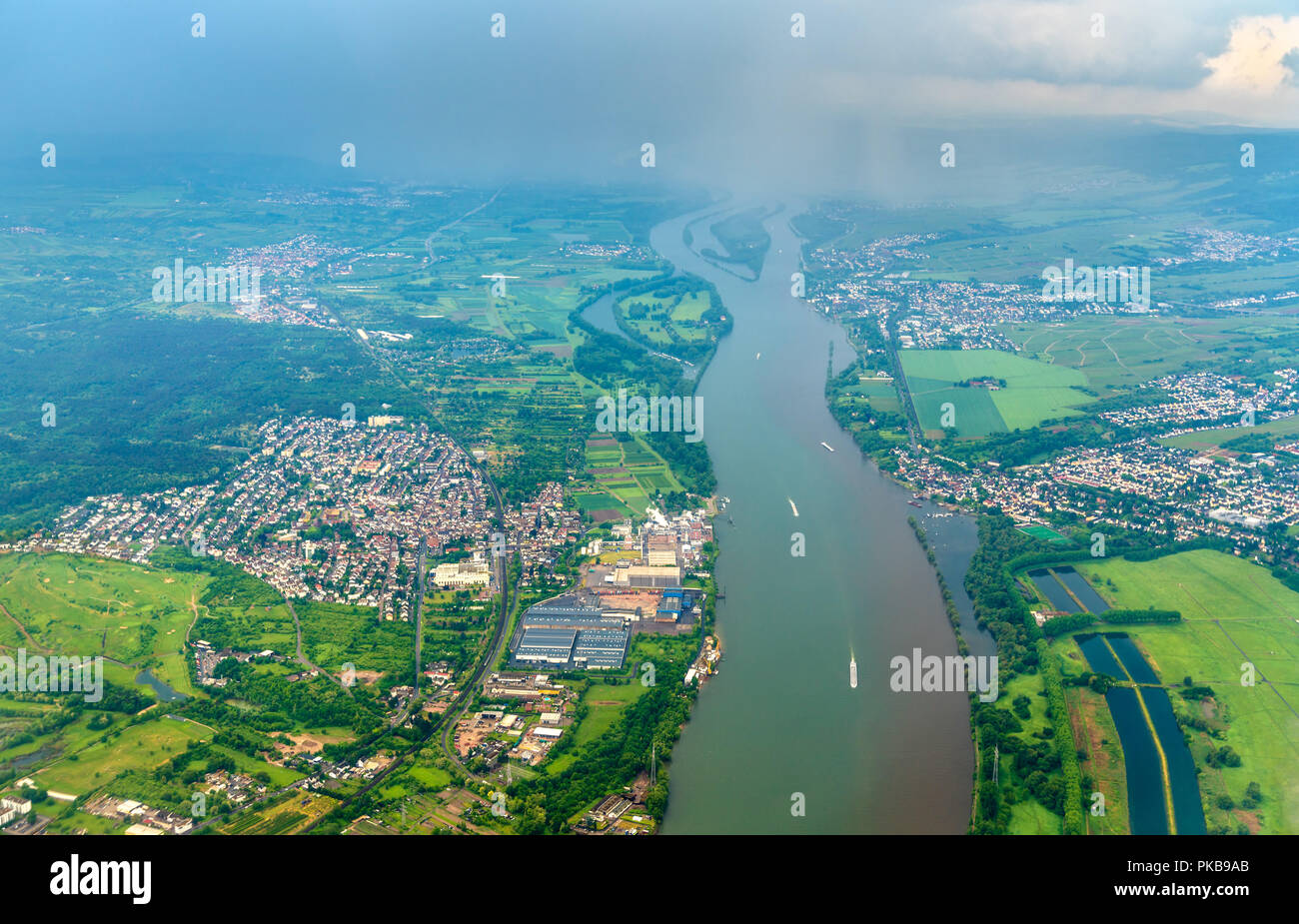 Luftaufnahme der Rhein in der Nähe von Mainz in Deutschland Stockfoto