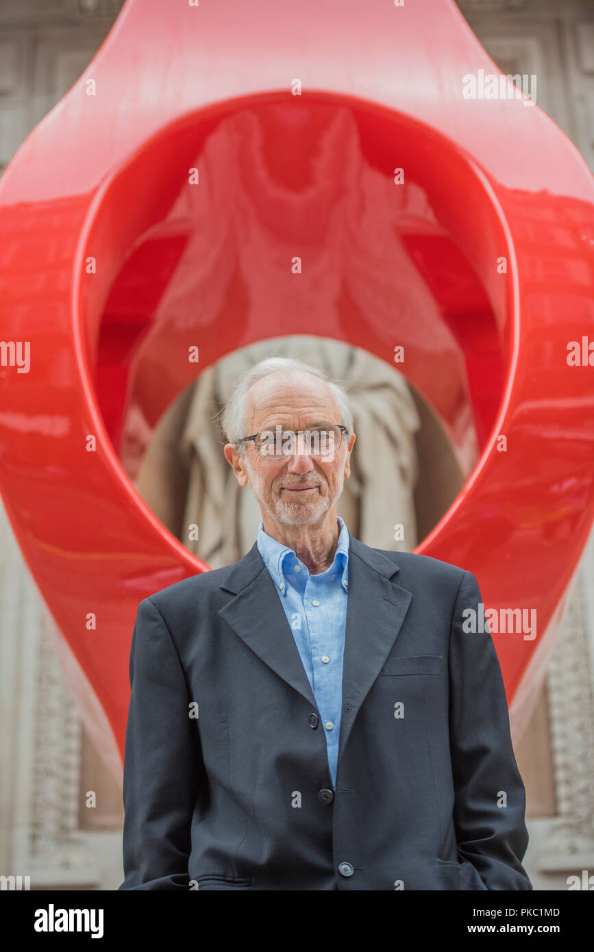 Renzo Piano über eine vollwertige Kopie eines 'gerberett' aus dem Centre Pompidou - Renzo Piano: Die Kunst, Gebäude in der Gabrielle Jungels-Winkler Galerien der Königlichen Akademie der Künste Klavier ist Architekt und Honorary Royal Academicianand Dies ist die erste umfassende Umfrage von zischen Karriere in London gehalten zu werden seit 1989 - als Teil des 250. Jahrestages der Royal Academy. Stockfoto