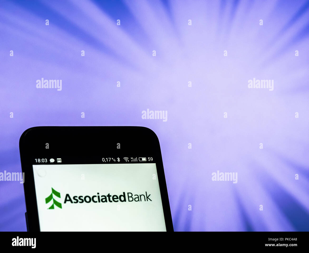 Kiew, Ukraine. 10 Sep, 2018. Verbundene Bank Corp logo gesehen auf einem Smartphone angezeigt. Quelle: Igor Golovniov/SOPA Images/ZUMA Draht/Alamy leben Nachrichten Stockfoto