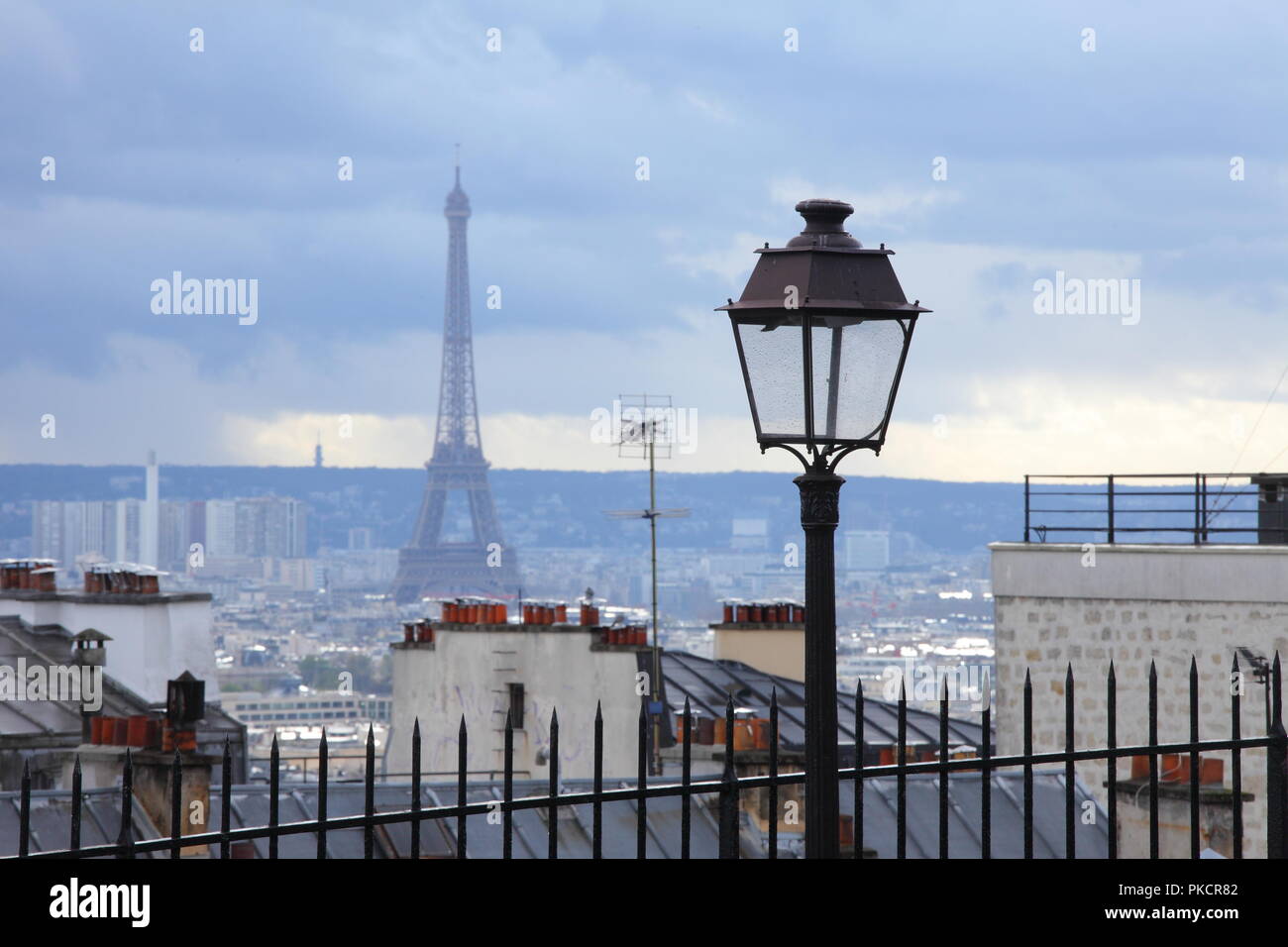 Blick auf den Eiffelturm von Montmartre Stockfoto