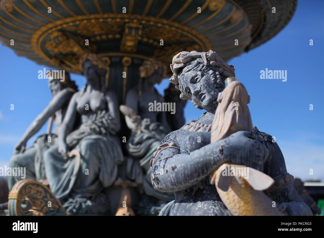 Details der schönen "Fontaine des fleuves" Brunnen in Paris. Stockfoto