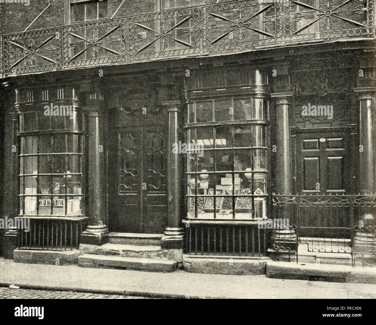 "Ein feiner Shop in die Artillerie, die Houndsditch London, von der zweiten Hälfte des achtzehnten Jahrhunderts", (Artist: Unbekannt. Stockfoto