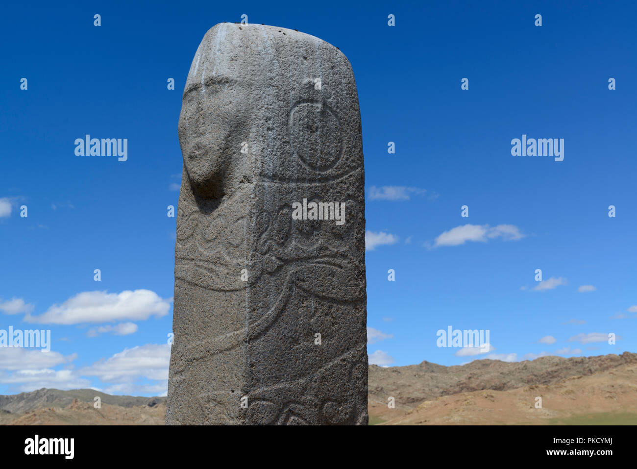 Uver uushigiin Hirschsteine, Mörön, Mongolei - eine Bronzezeitliche Website mit 14 Aufrechte geschnitzte Rehe Steine. Stockfoto