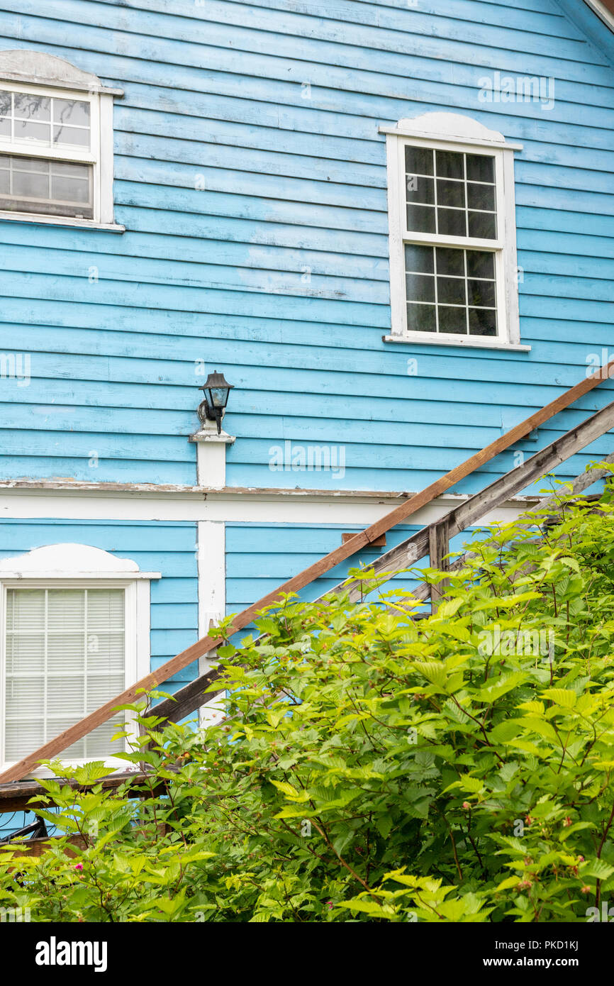 Eine der alten Holzhäuser in der Creek Street Errichtet auf Stelzen über dem Ketchikan Creek in der Innenstadt von Ketchikan, Alaska USA Stockfoto