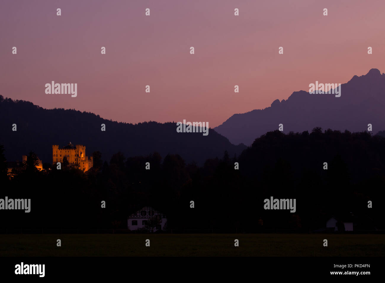 Sonnenuntergang an den Königsschlössern Stockfoto