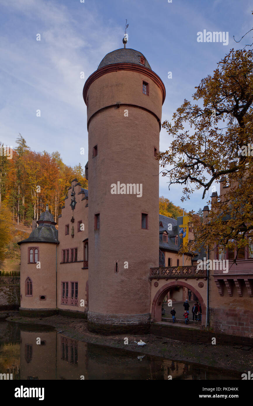 Herbstlicher Spessart bei Mespelbrunn Stockfoto