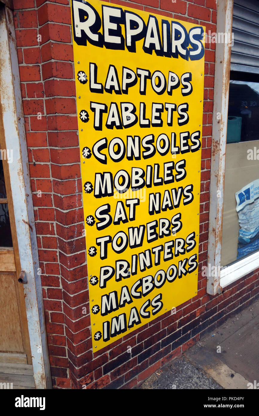 Nahaufnahme der Liste der Services unterzeichnen an einem englischen Computer Repair Shop Stockfoto