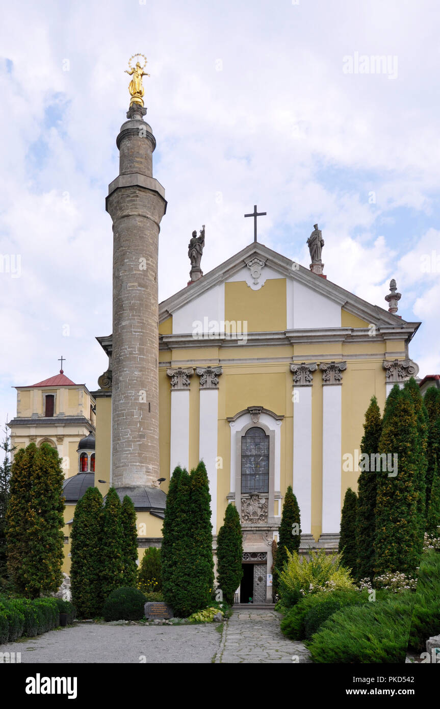 Kirche mit Minarett - St. Peter und Paul Kathedrale in Kamianets Podilskyi Ukraine Stockfoto