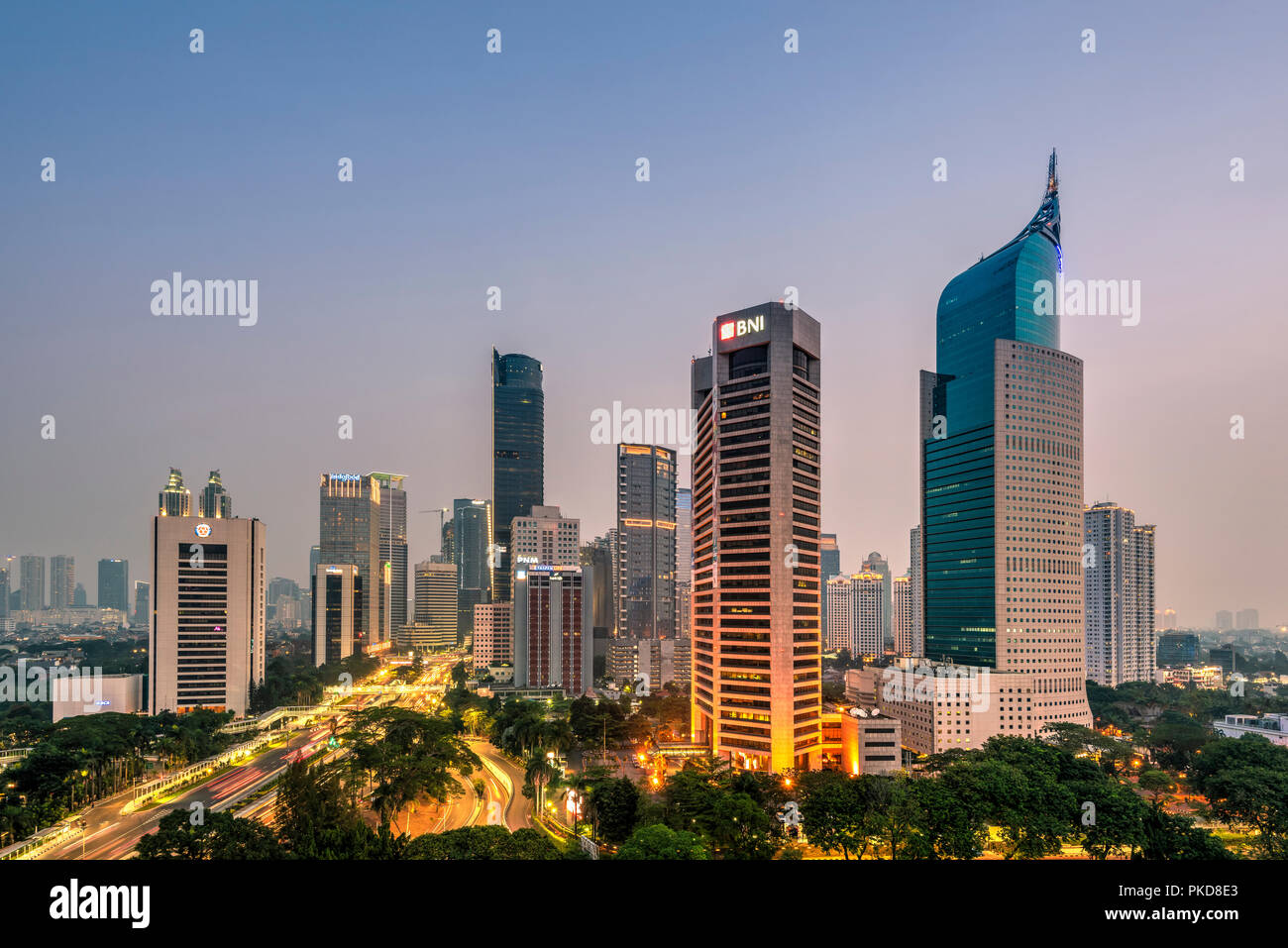 Die Skyline in der Dämmerung, Jakarta, Indonesien Stockfoto