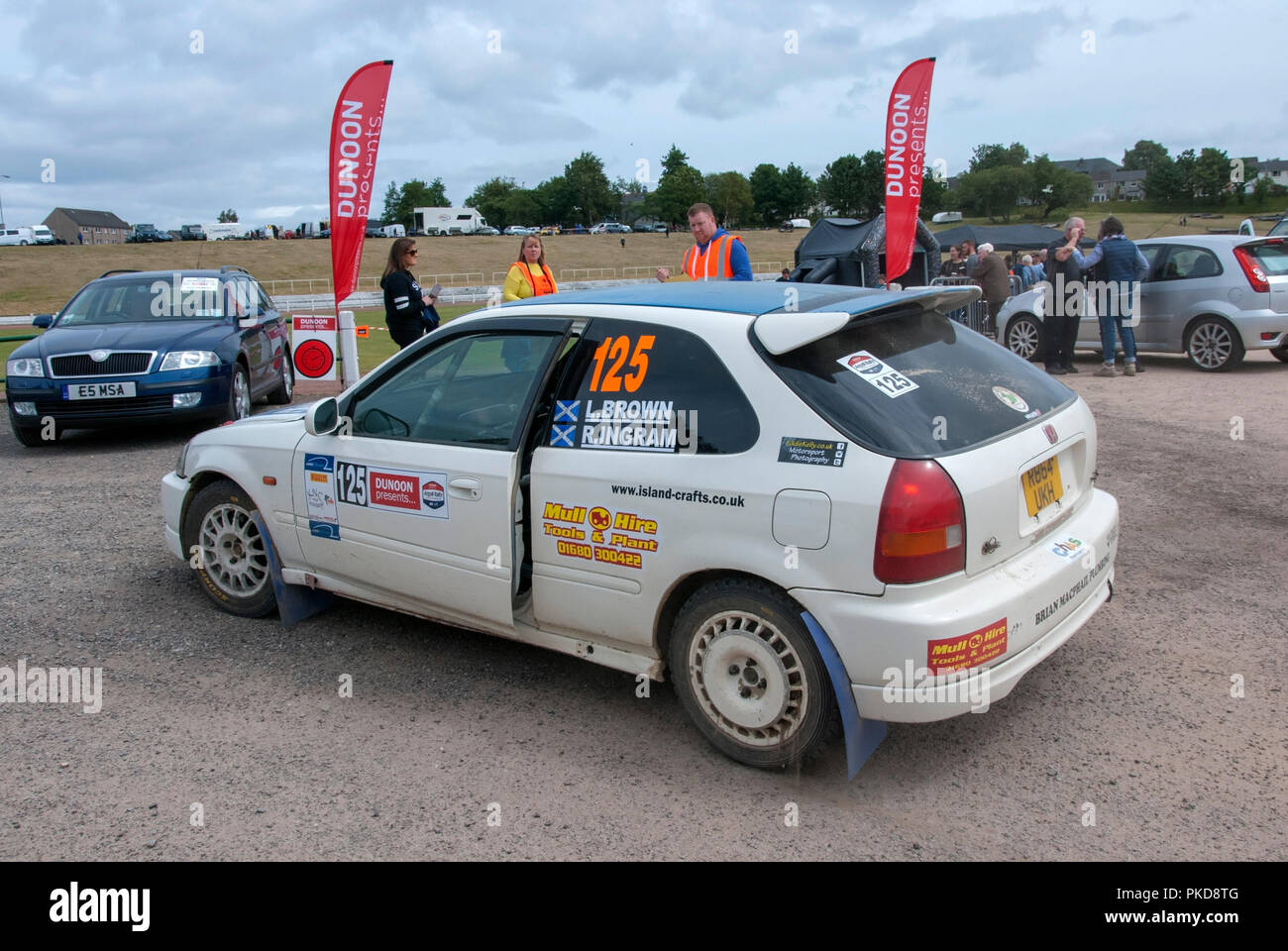 Die 1997 weißen Honda Civic von Ryan Ingram Argyll Rally Dunoon 2018 Links nearside Beifahrerseite Blick auf die weissen Rallye Vorbereitet zwei Tür Sports Saloon c Stockfoto