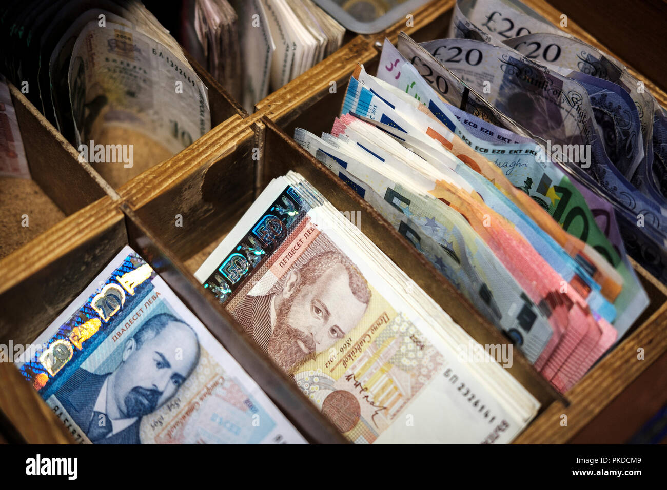 Vielfältige europäische Währungen - bulgarische Lew, Euro und Pfund Sterling Stockfoto