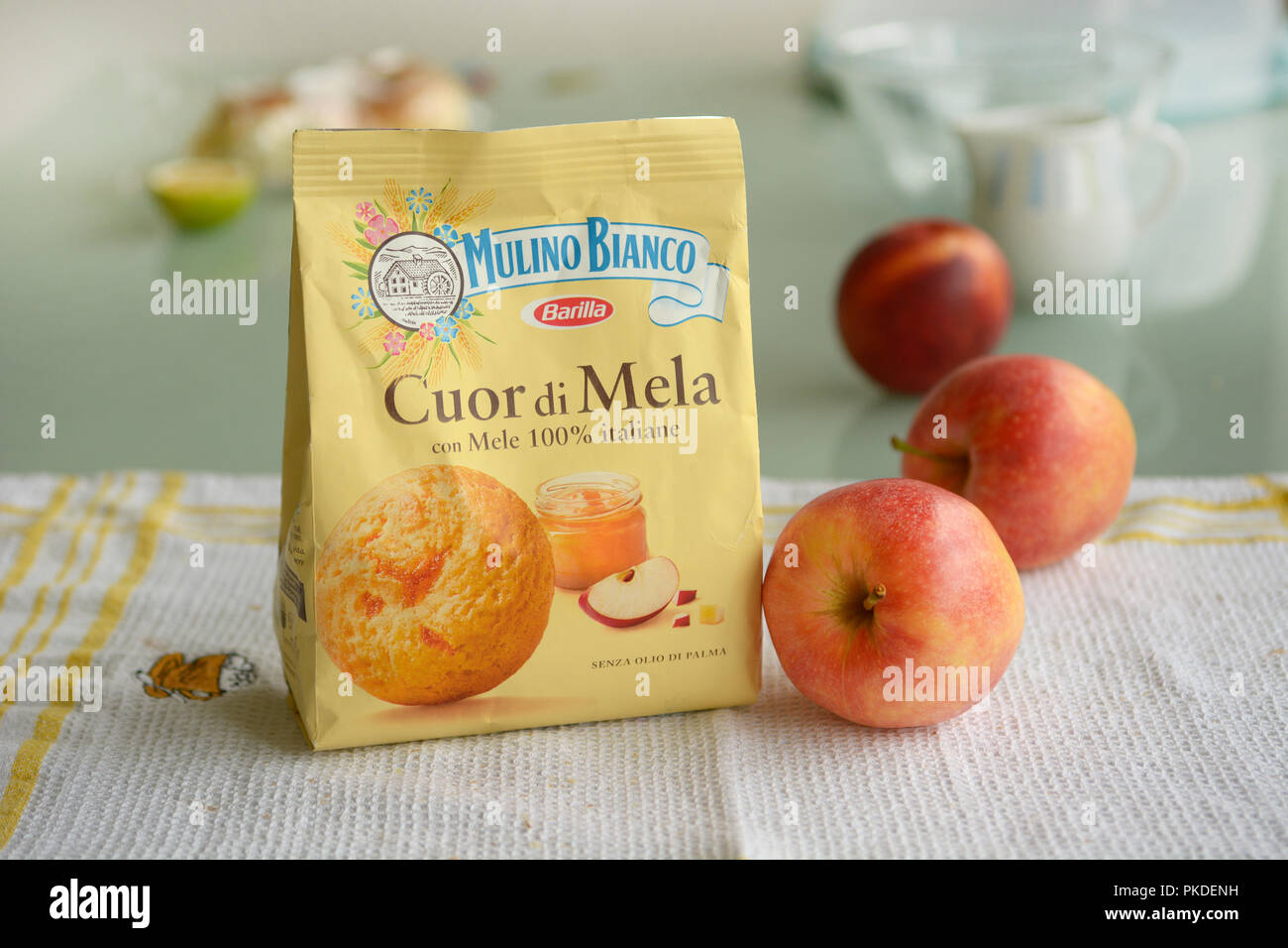 Kekse mit Apple Jam-italienischen industriellen Produkt: Detailansicht - für die redaktionelle Nutzung nur Stockfoto