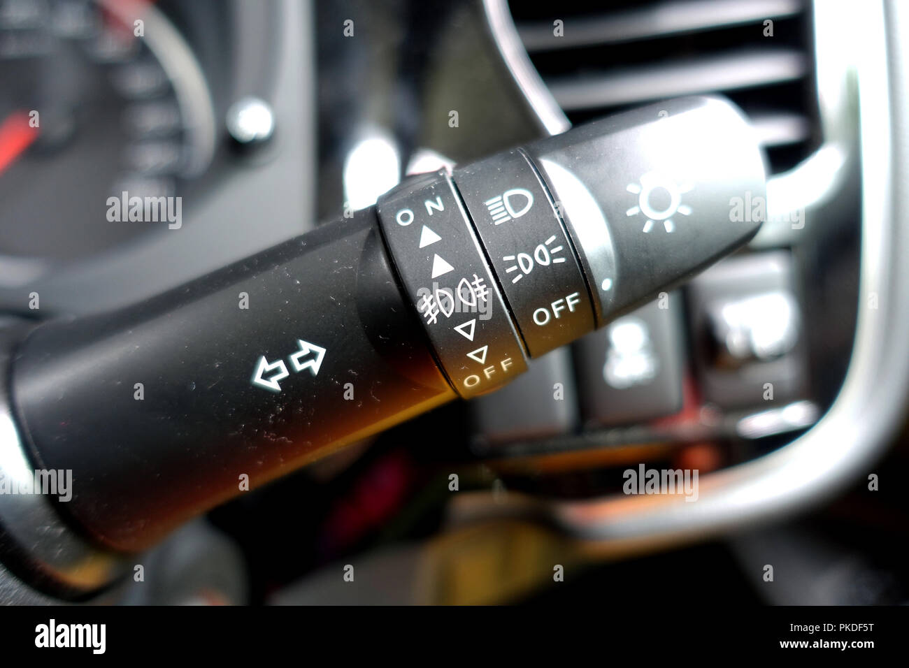 Mitsubishi auto Kontrollleuchte Schalter Stockfoto