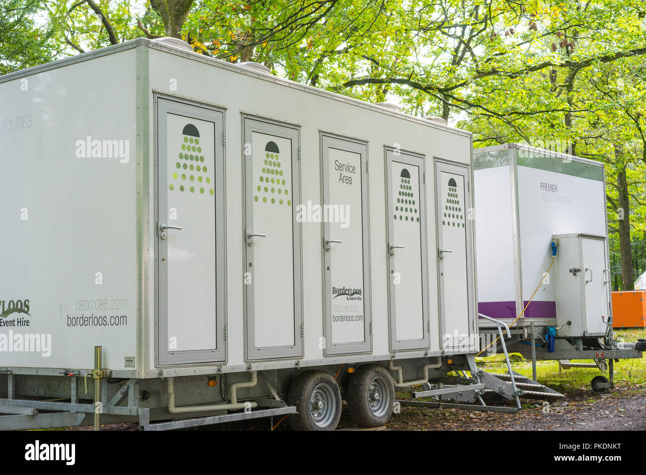 Camping mobile duschen -Fotos und -Bildmaterial in hoher Auflösung – Alamy
