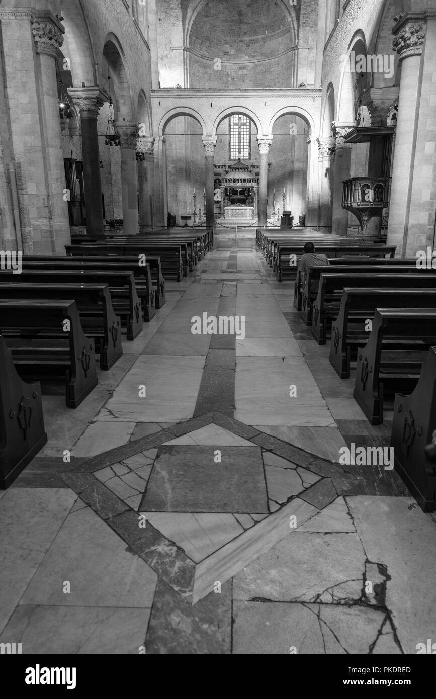 Alte Basilika San Nicola, Bari Stockfoto
