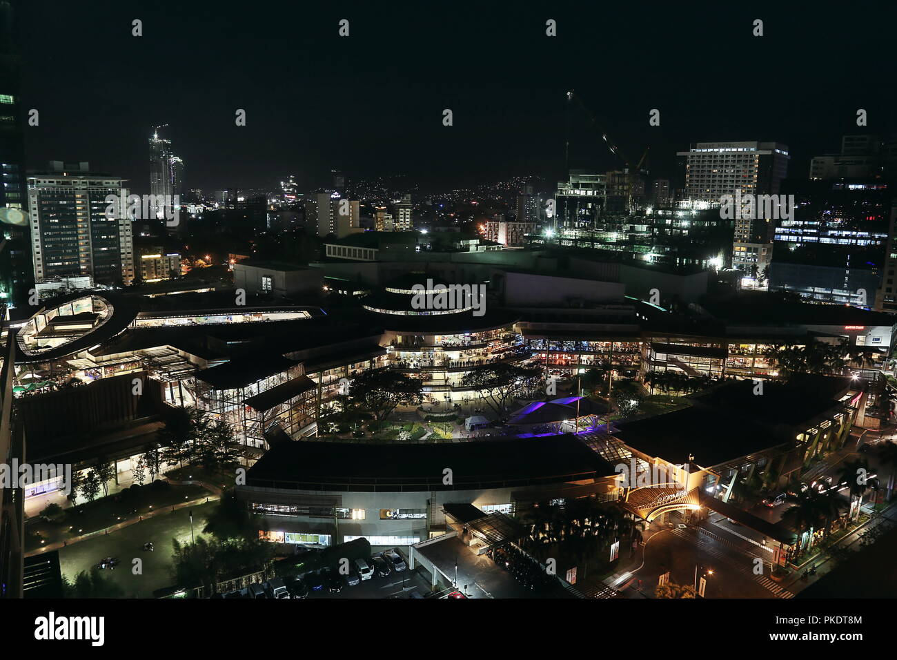 Cebu City Cebu Philippinen Ayala Mall bei Nacht Stadtbild Stockfoto