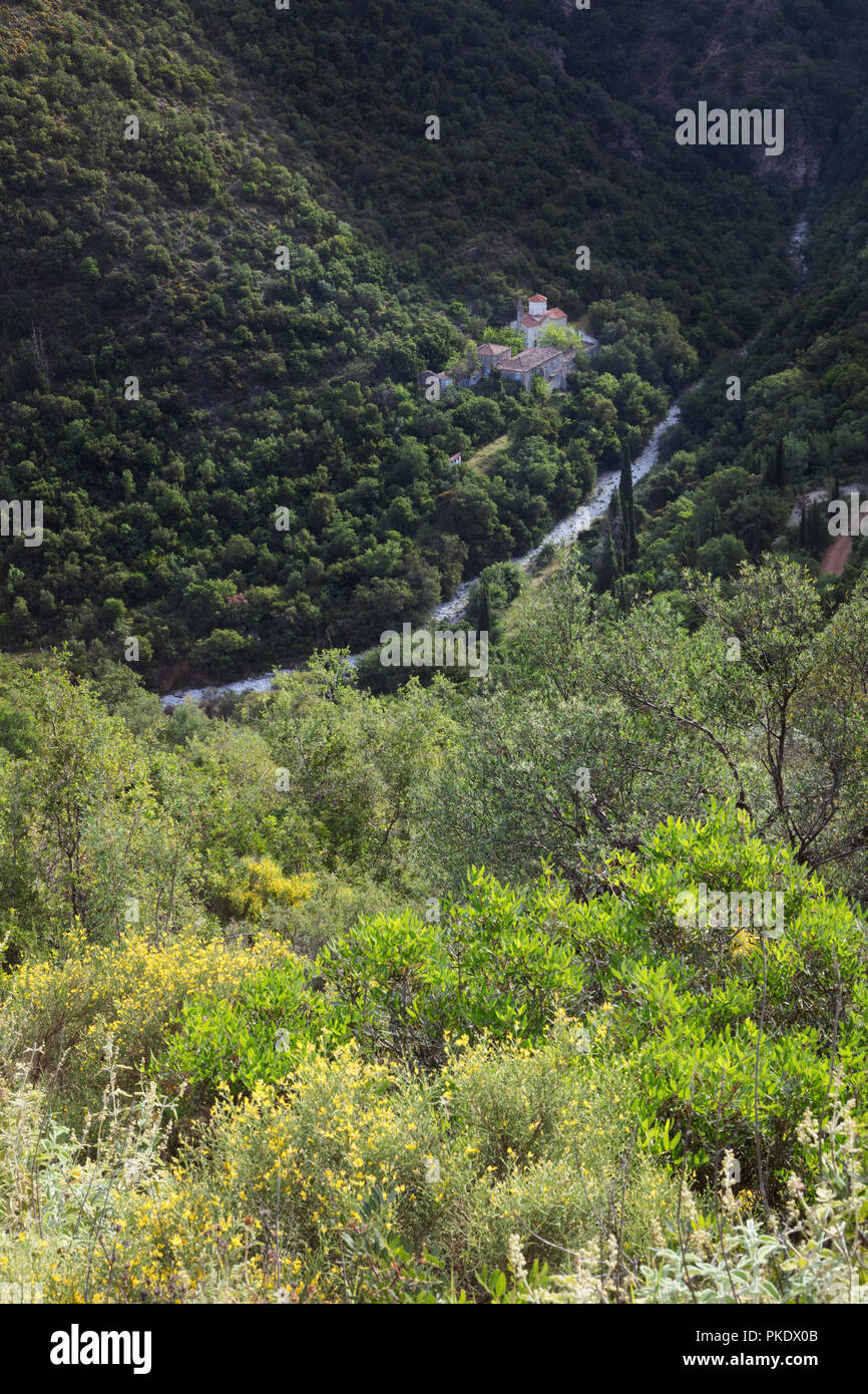 Sotiris Kloster tief im Vyros Schlucht auf dem Peloponnes in Griechenland Stockfoto