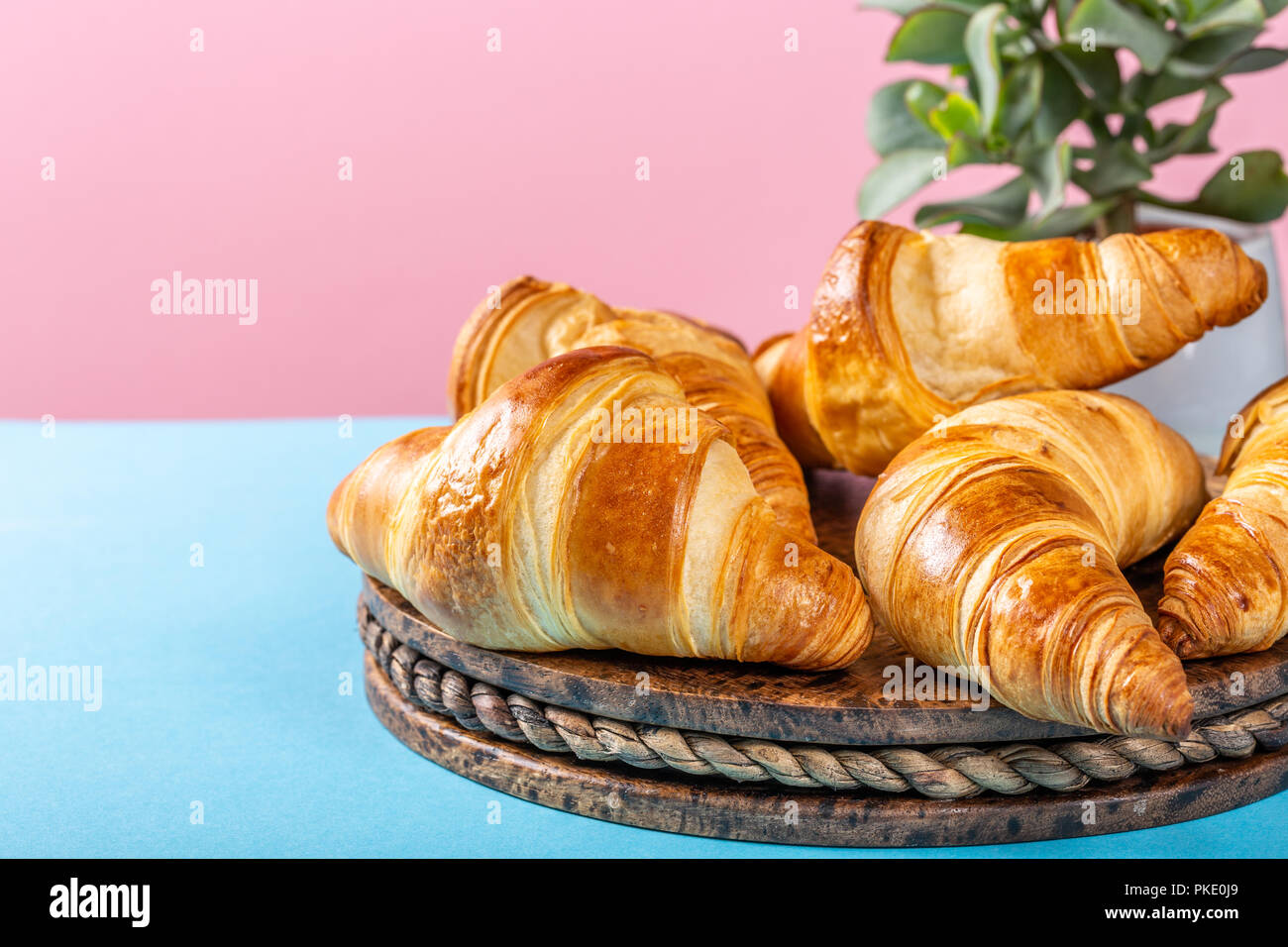 Frisch gebackene croissants Stockfoto