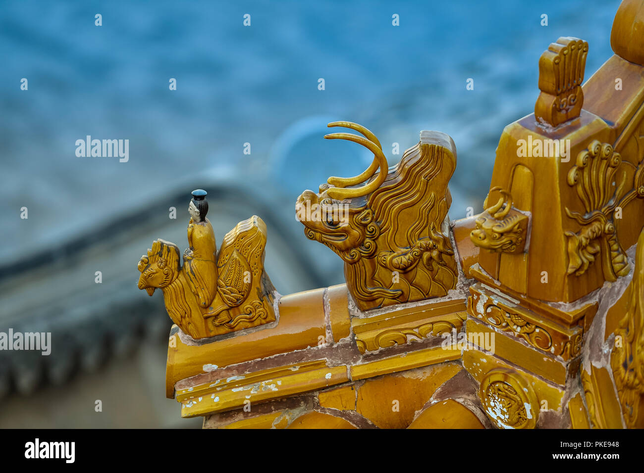 Detail der Zahlen auf einem Dach im Sommer Palast; Peking, China Stockfoto