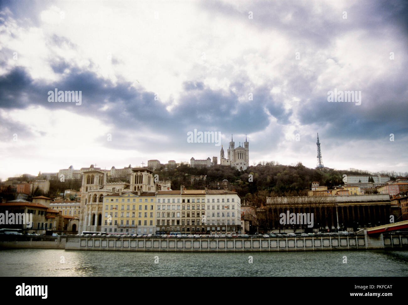 Eindruck von der Colline Fourvière in Lyon über der Stadt (Frankreich, 16/03/2002) Stockfoto