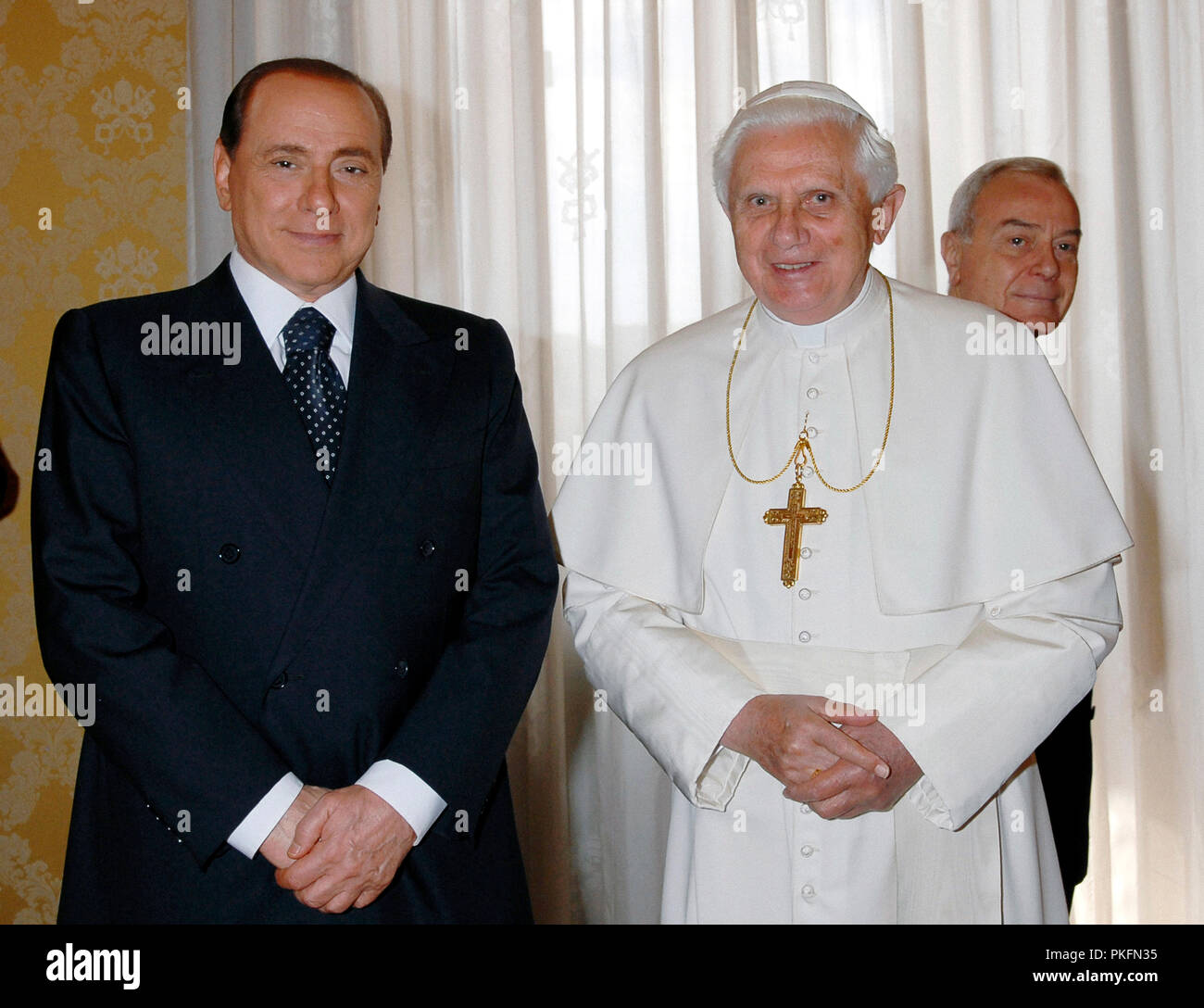 Vatikanstadt Il Presidente del Consiglio dei Ministri Silvio Berlusconi incontra Papa Benedetto XVI Der Premierminister Silvio Berlusconi trifft Papst Benedikt XVI. Stockfoto