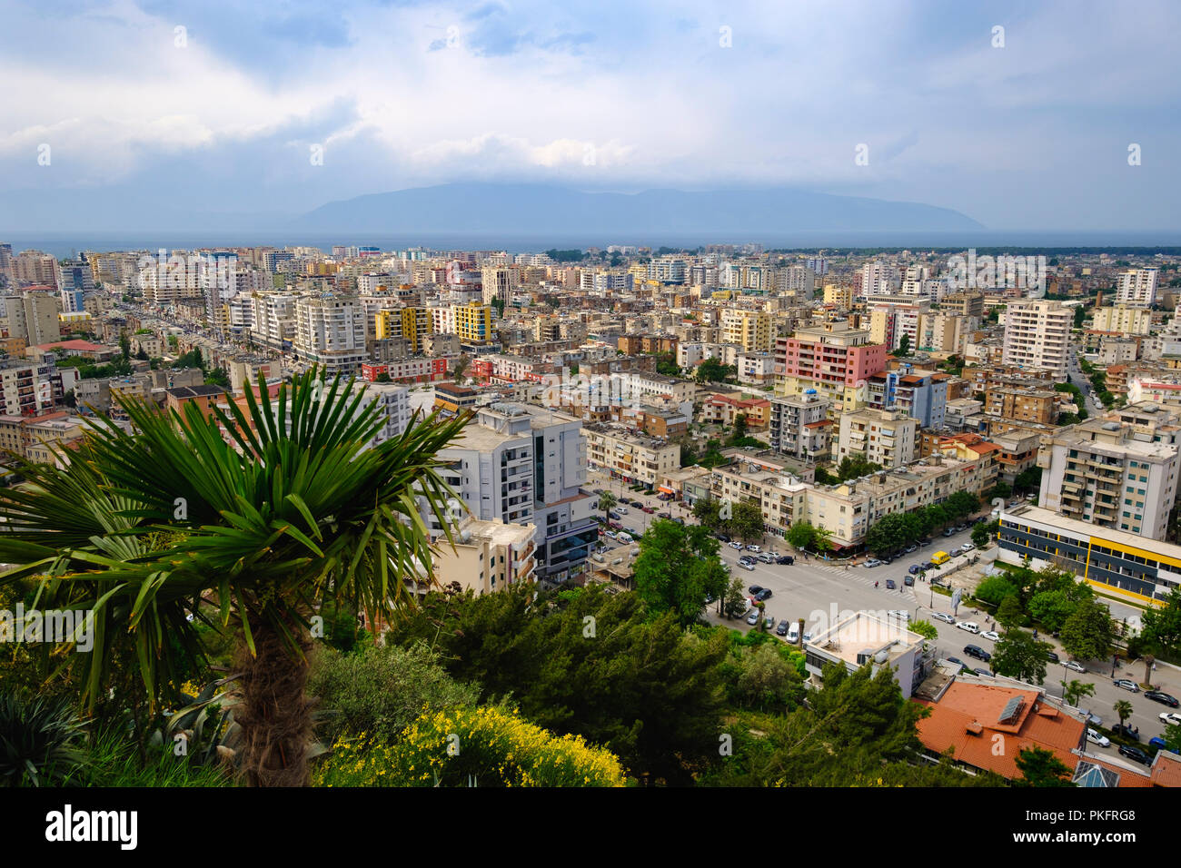 Stadtzentrum von Vlora, Blick vom Hügel Kuzum Baba, Vlorë, qark Vlora, Albanien Stockfoto