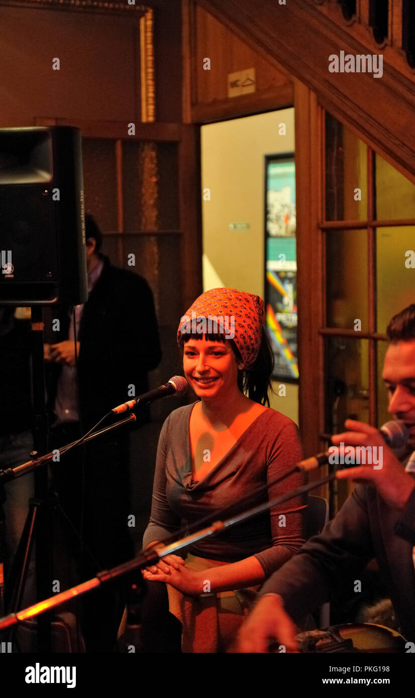 Die partchesz, Nathalie Delcroix und Björn Eriksson, auch bei der King Kong Pub in Antwerpen während der Zuiderzinnen Festival (Belgien, 21/09/2008) Stockfoto
