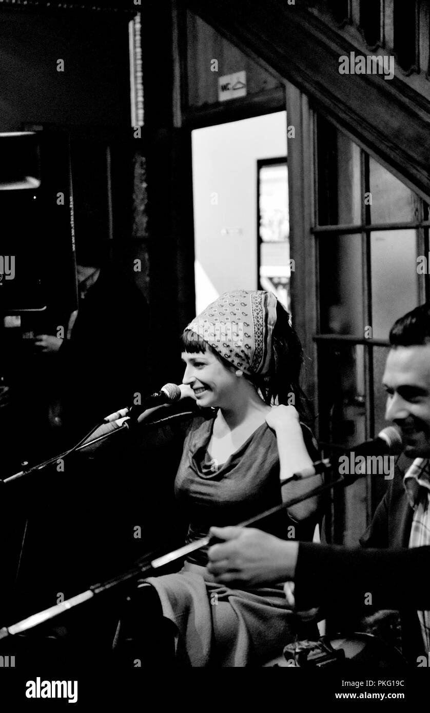 Die partchesz, Nathalie Delcroix und Björn Eriksson, auch bei der King Kong Pub in Antwerpen während der Zuiderzinnen Festival (Belgien, 21/09/2008) Stockfoto