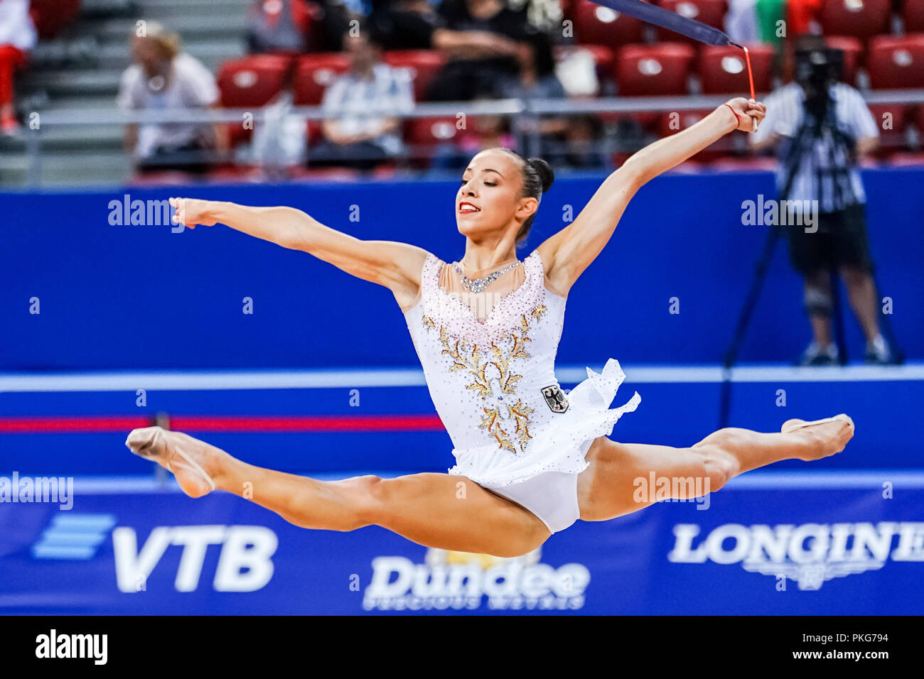 Sofia, die Türkei. September 13, 2018: Julia Stavickaja von Deutschland während der Rhythmischen Sportgymnastik Weltmeisterschaften am Arena Armeec in Sofia am 36. Abb. Rhythmische Gymnastik Weltmeisterschaften. Ulrik Pedersen/CSM Stockfoto