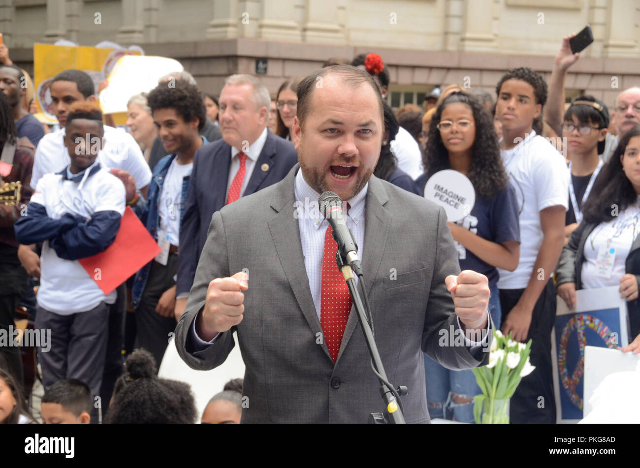 New York, NY, USA. 13 Sep, 2018. Sprecher der NYC Rat, Corey Johnson besucht die Fünfte Jährliche zusammen kommen: NYC zum Einbremsen Feier im Rathaus am 13. September 2018 in New York City. Credit: Raymond Hagans/Medien Punch/Alamy leben Nachrichten Stockfoto