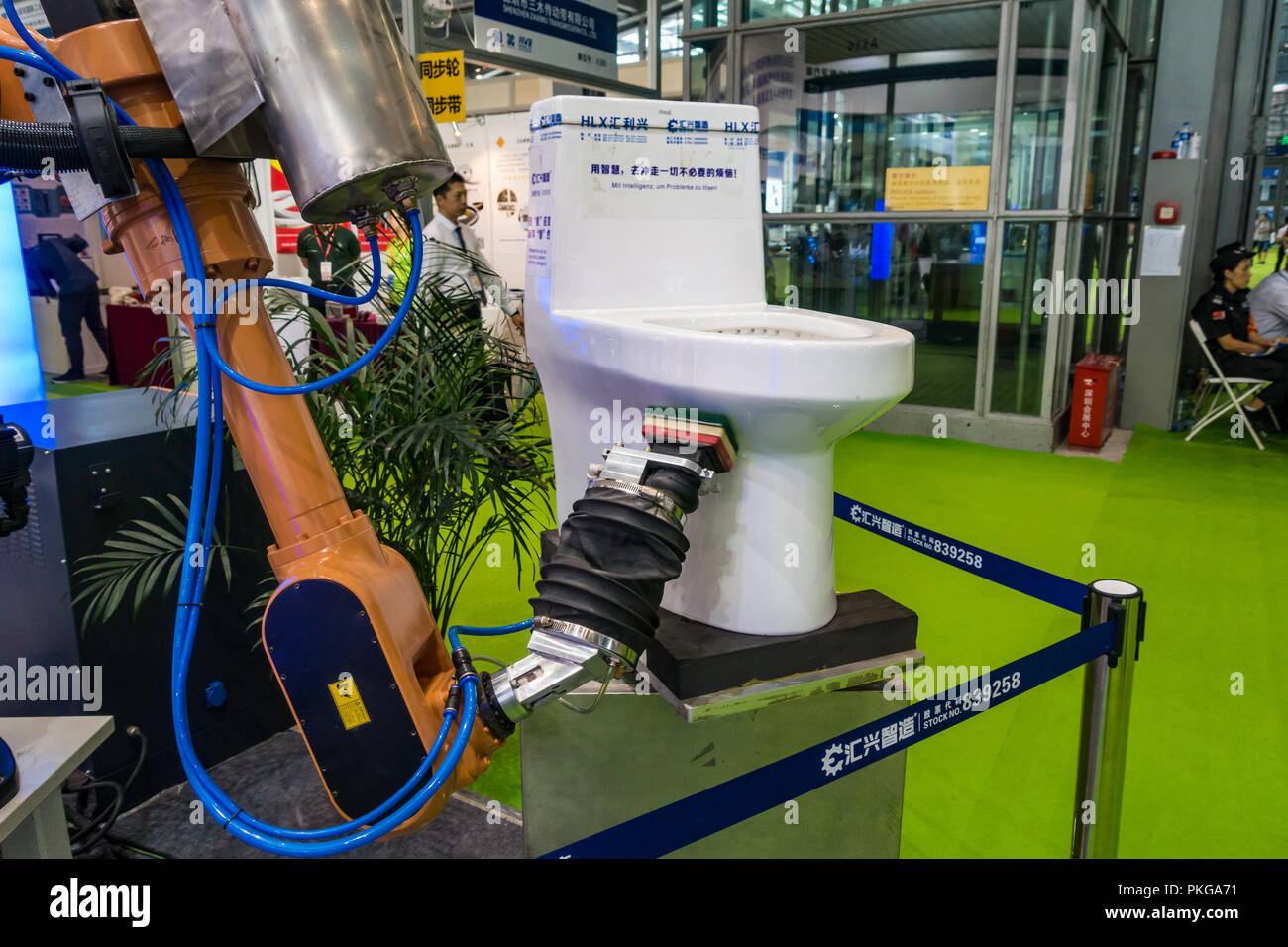 Wc Reinigung Roboter am tech Messe in Shenzhen, China. Stockfoto