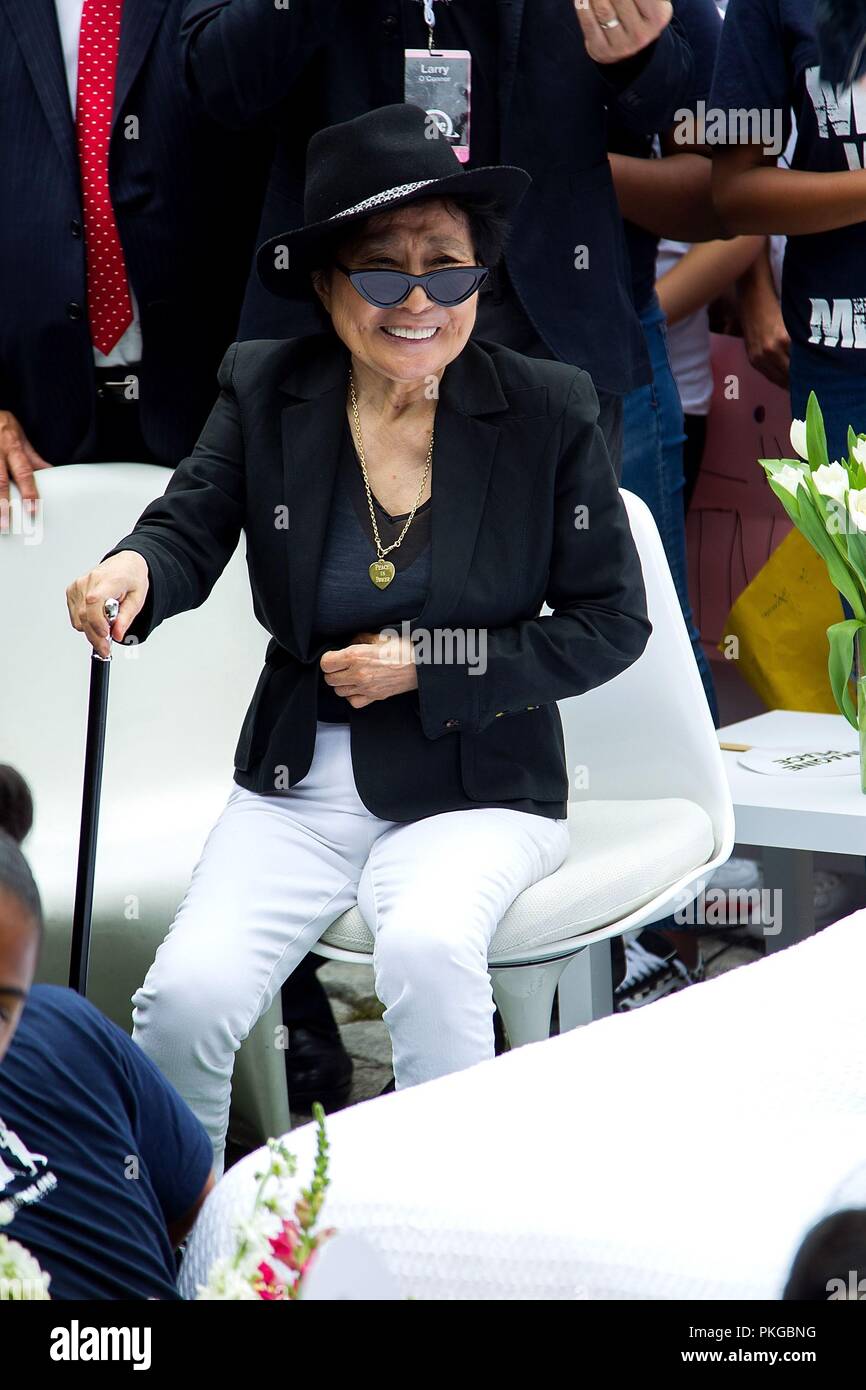 New York, NY, USA. 13 Sep, 2018. Yoko Ono bei einem öffentlichen Auftritt für das John Lennon pädagogische Tour Bus zurück nach NYC, New York City Hall, New York, NY 13. September 2018. Quelle: Steve Mack/Everett Collection/Alamy leben Nachrichten Stockfoto