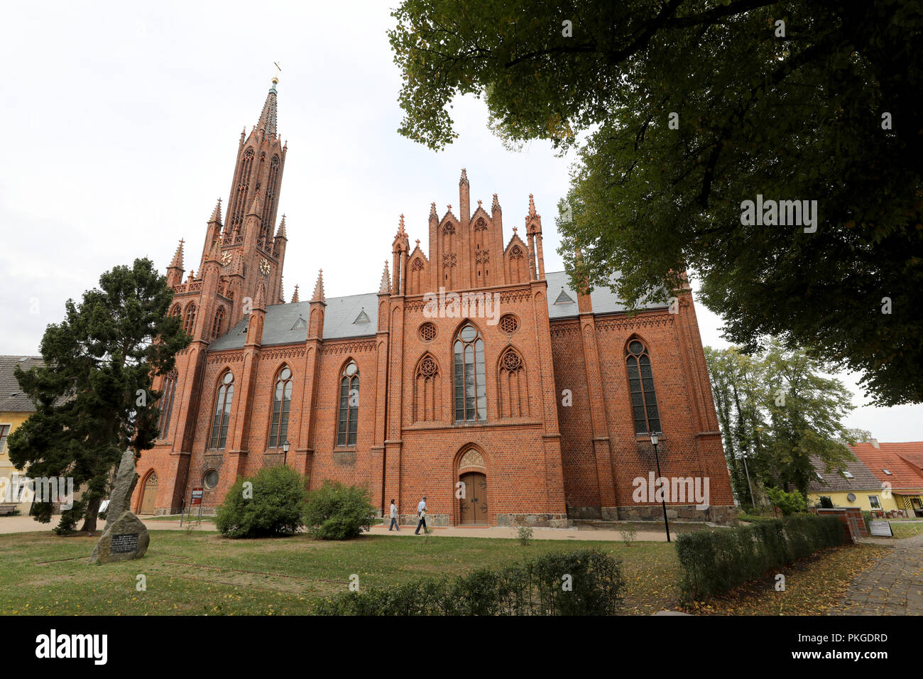 10. September 2018, Mecklenburg-Vorpommern, Malchow: 10. September 2018, Deutschland, Malchow: Klosterkirche, Teil der Orgel Museum. Viele kirchliche Organe im Land haben durch die außerordentlich trockene Luft der letzten Monate beschädigt worden: Windkraft - tragende Teile zerreißen, statische Teile lösen. Foto: Bernd Wüstneck/dpa Stockfoto