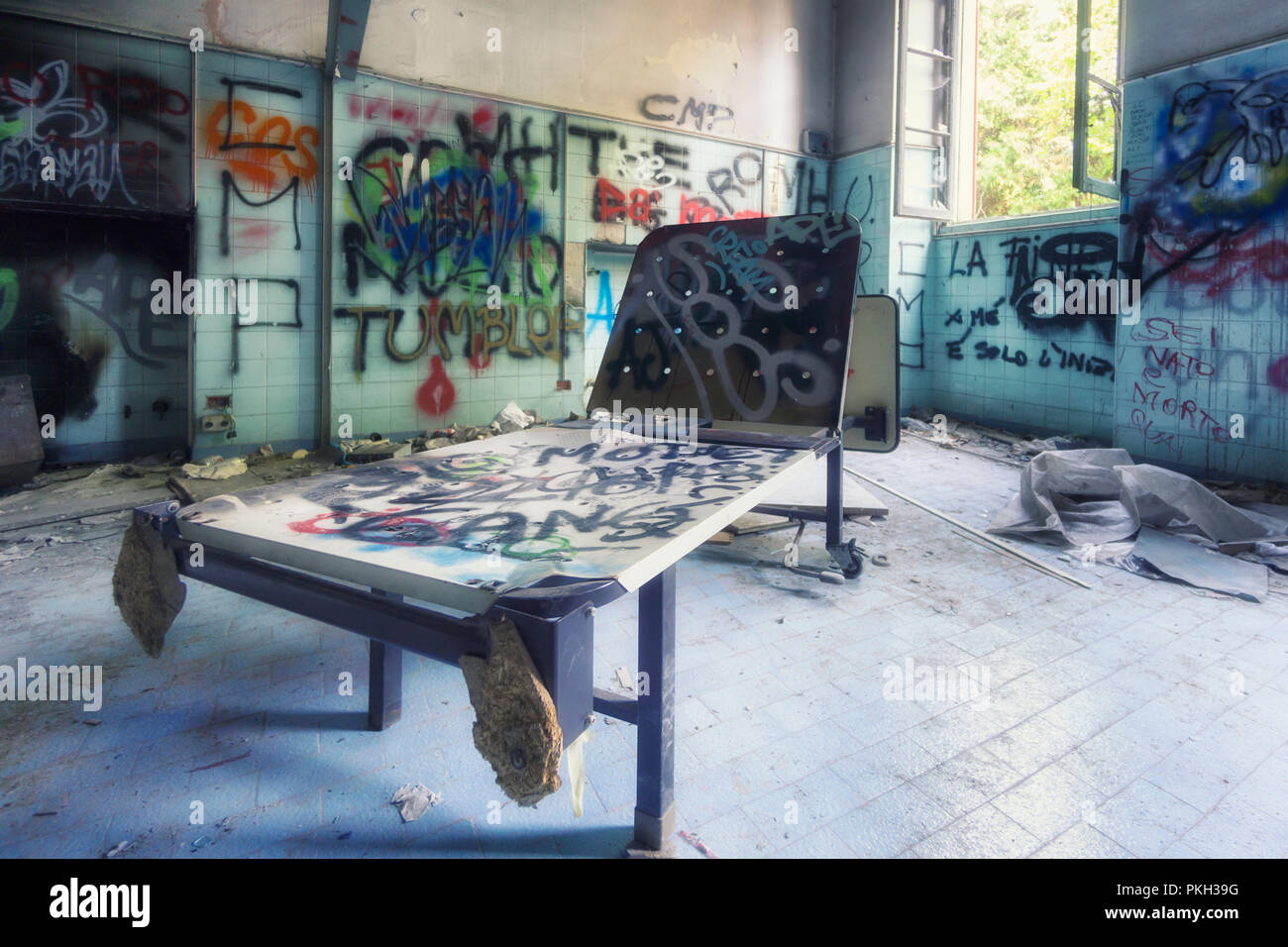 Grunge Interieur des verlassenen Krankenhaus Stockfoto Grunge Interieur des verlassenen Krankenhaus Stockfoto